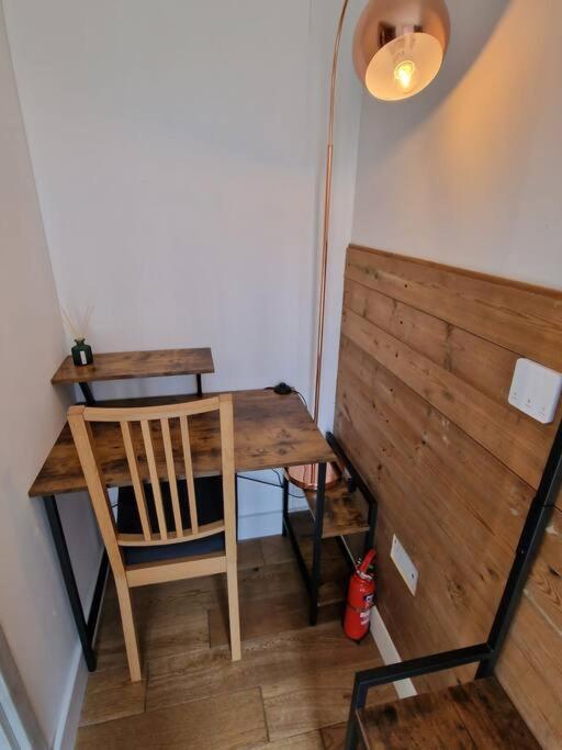 Two-Bedroom Cosy Country Lodge With Private Patio Greenhithe Екстериор снимка