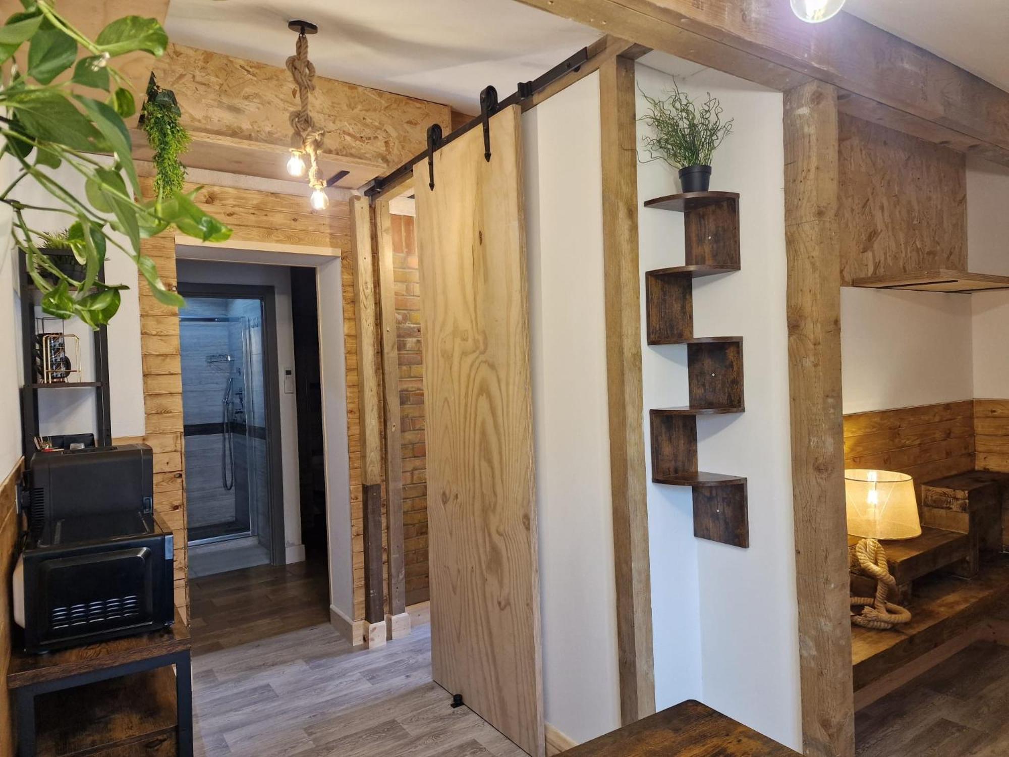 Two-Bedroom Cosy Country Lodge With Private Patio Greenhithe Екстериор снимка