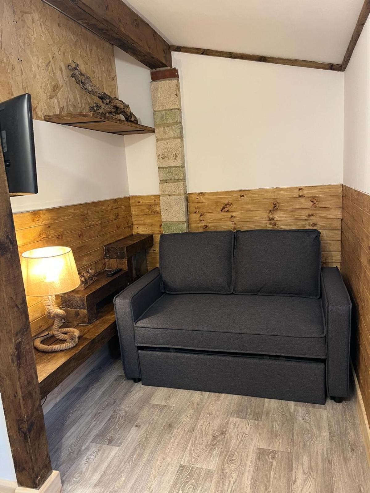 Two-Bedroom Cosy Country Lodge With Private Patio Greenhithe Екстериор снимка